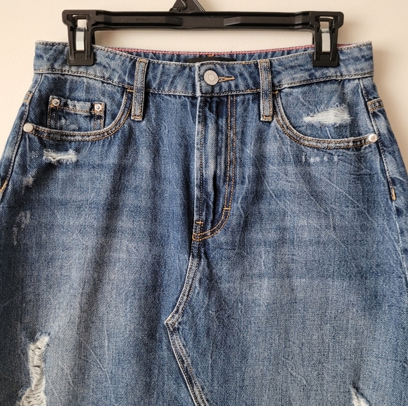 GUESS Denim Skirt Distressed Asymmetric Raw Hem Size 27 - Picture 4 of 15